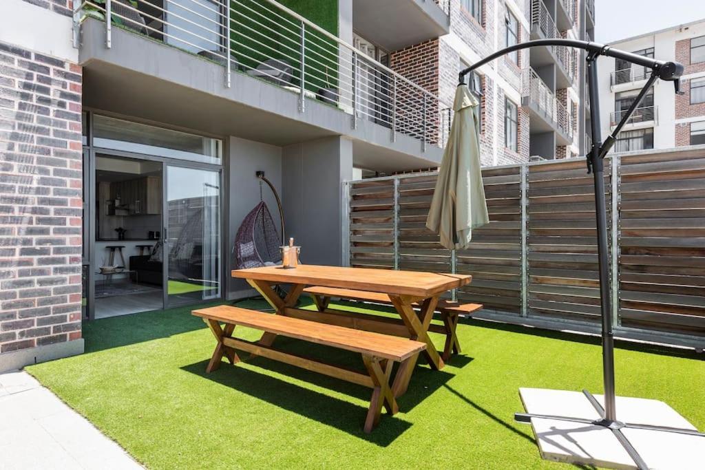 Chic, Central, Family & Group Stay - Stylish 2 Ensuite Bedroom Apartment With Spacious Balcony Cape Town Ngoại thất bức ảnh
